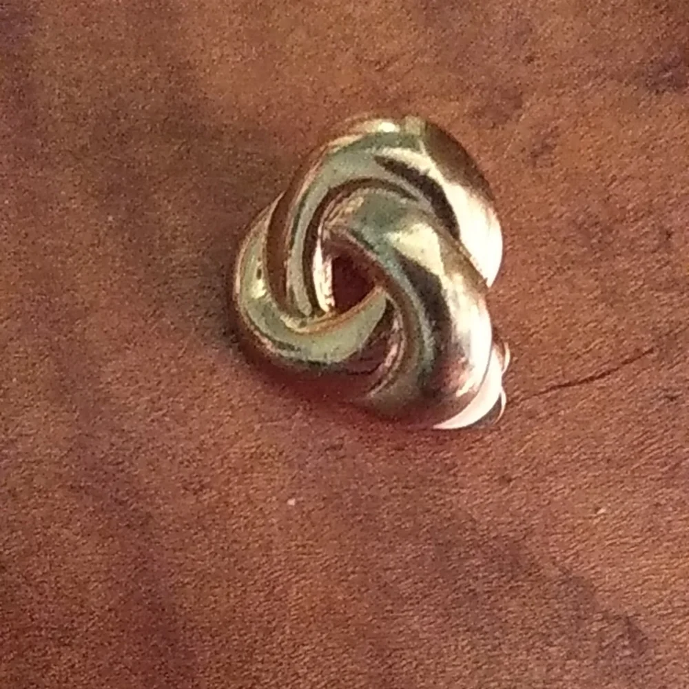 Clip Earring Bundle - Picture 6 of 7